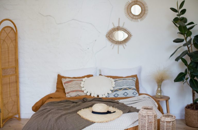 Boho Chic Bedroom: ideas, tips for the arrangement